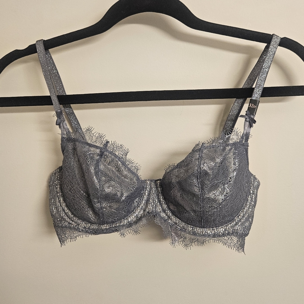 Victoria's Secret Dream Angels Lace Bra 32 D NWT